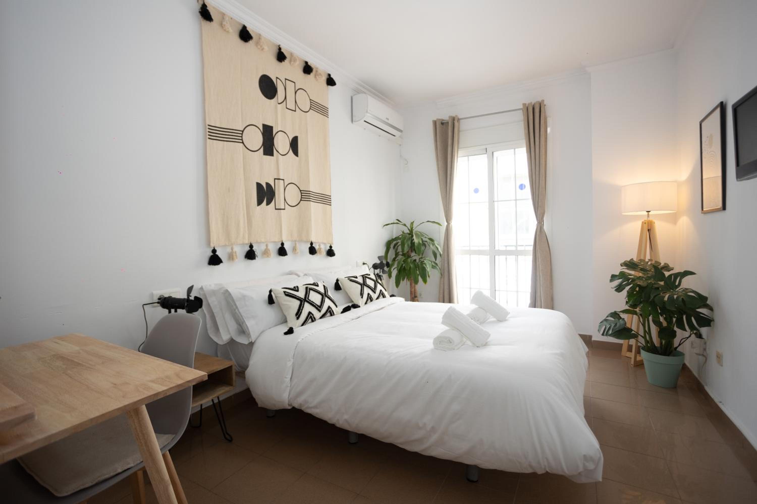 Naim Guest House Nerja