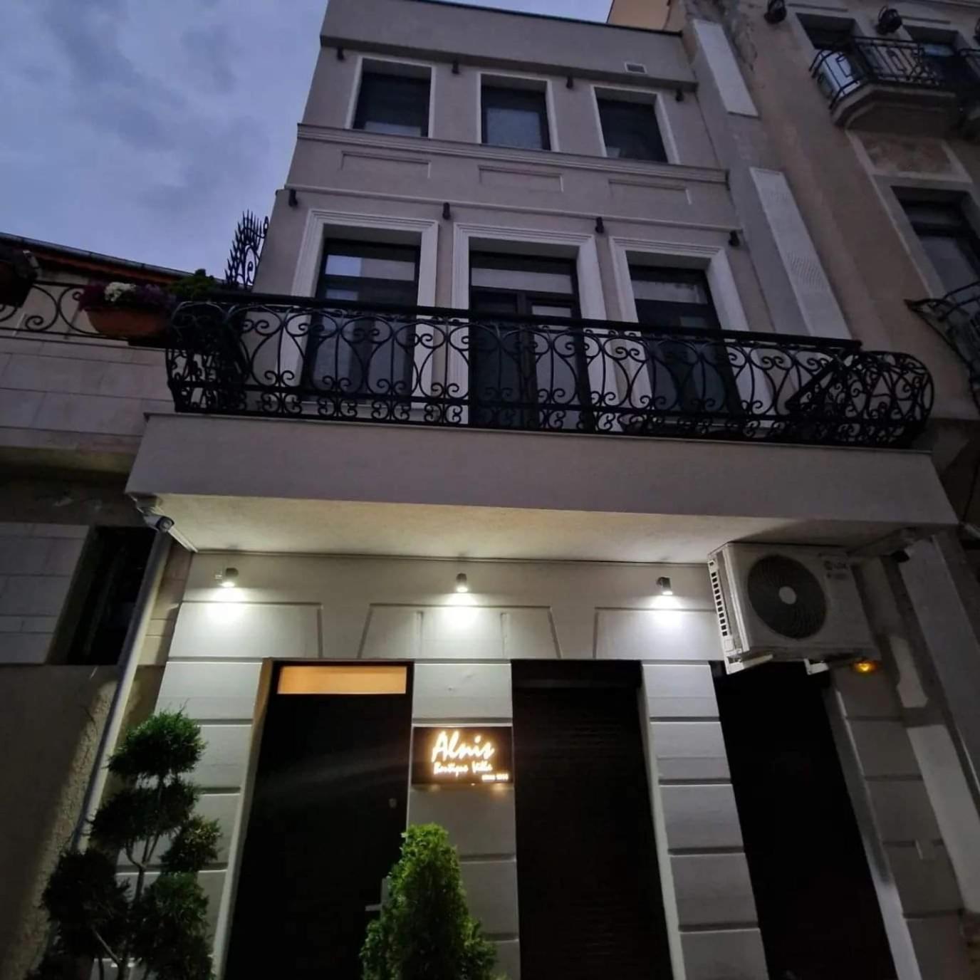 Alnis Boutique Villa