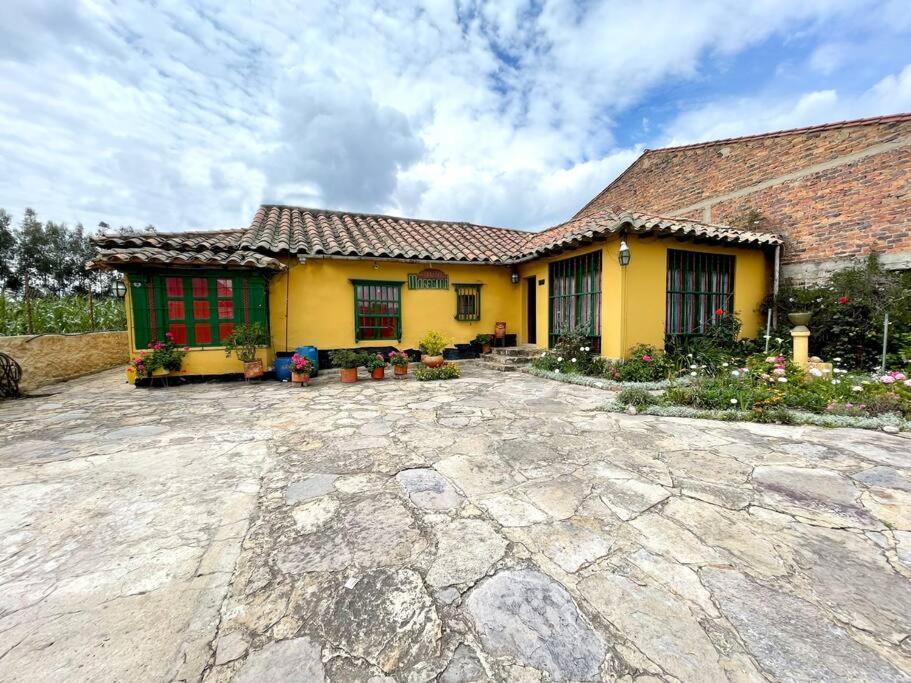 Great Rustic Colonial Villa in Punta Larga, Boyacá