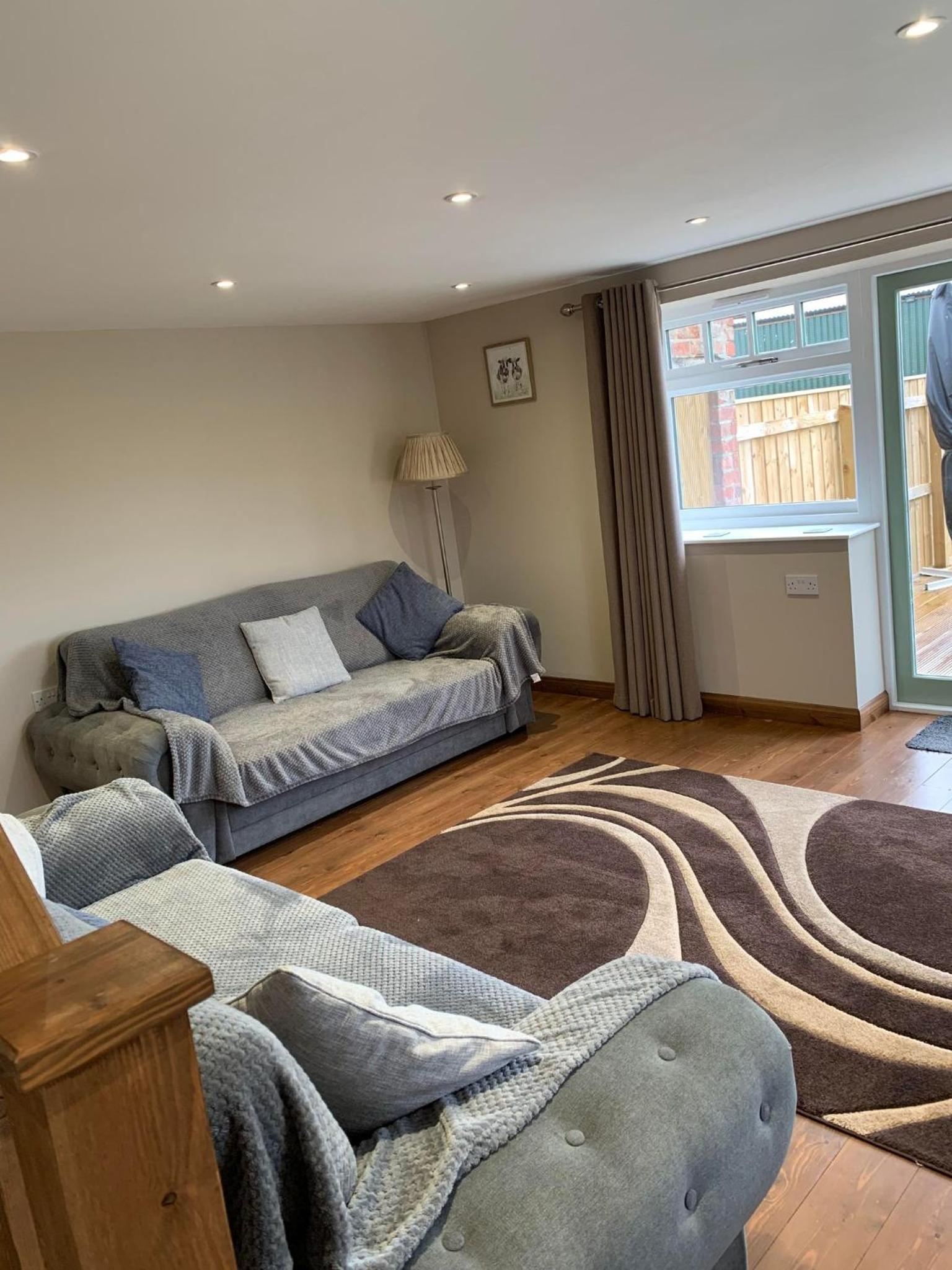 The Granary, Field House Farm, countryside location near York view 5