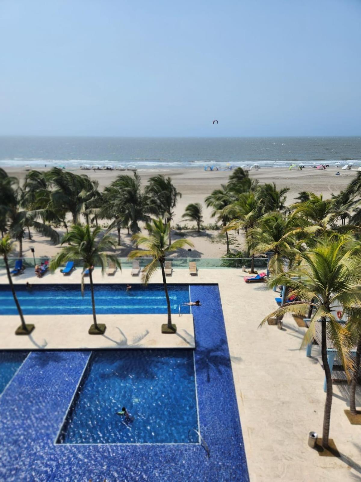 Apartamento con terraza Frente al Mar