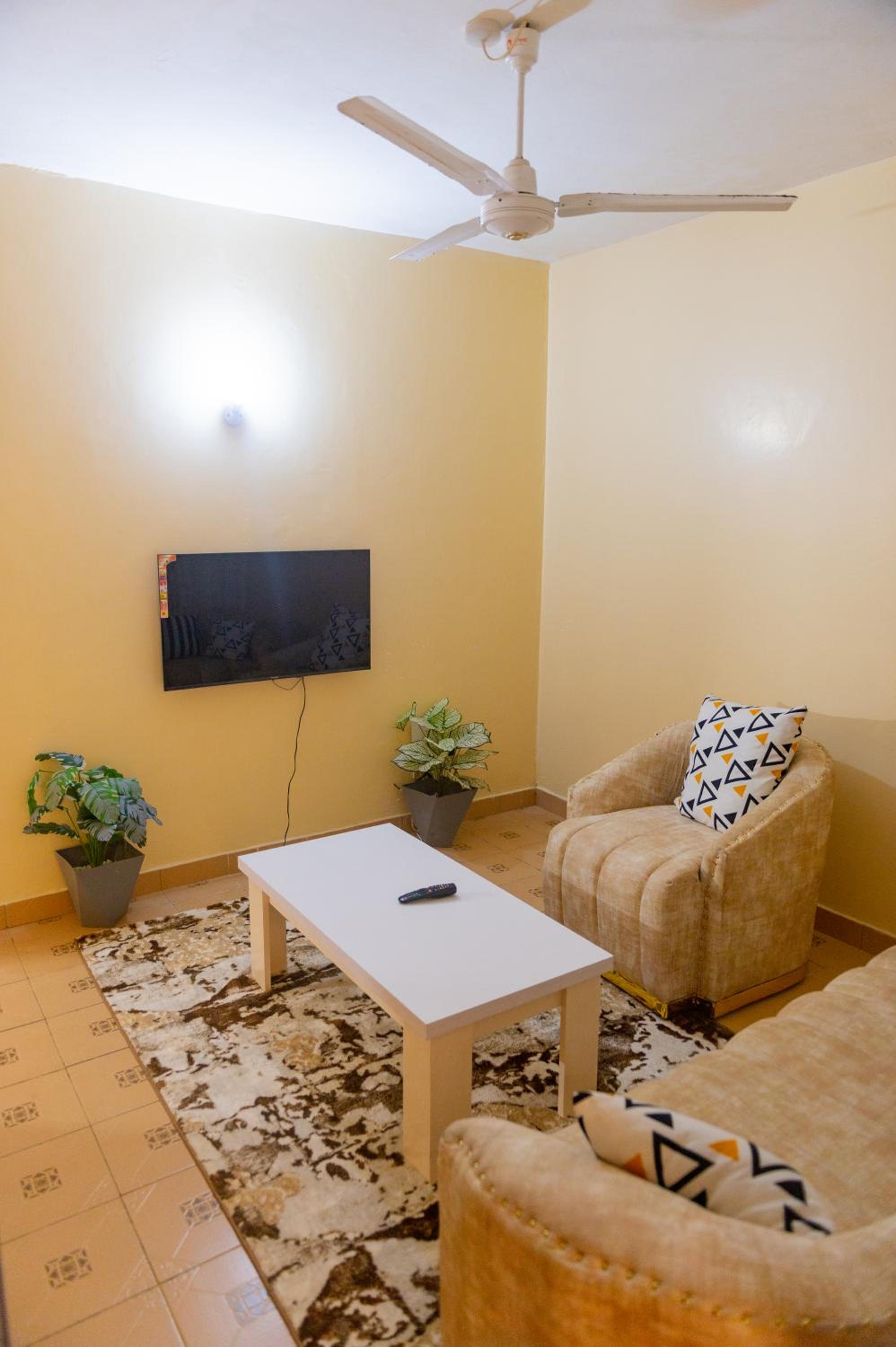 Clarine Cozy Holiday Home view 3