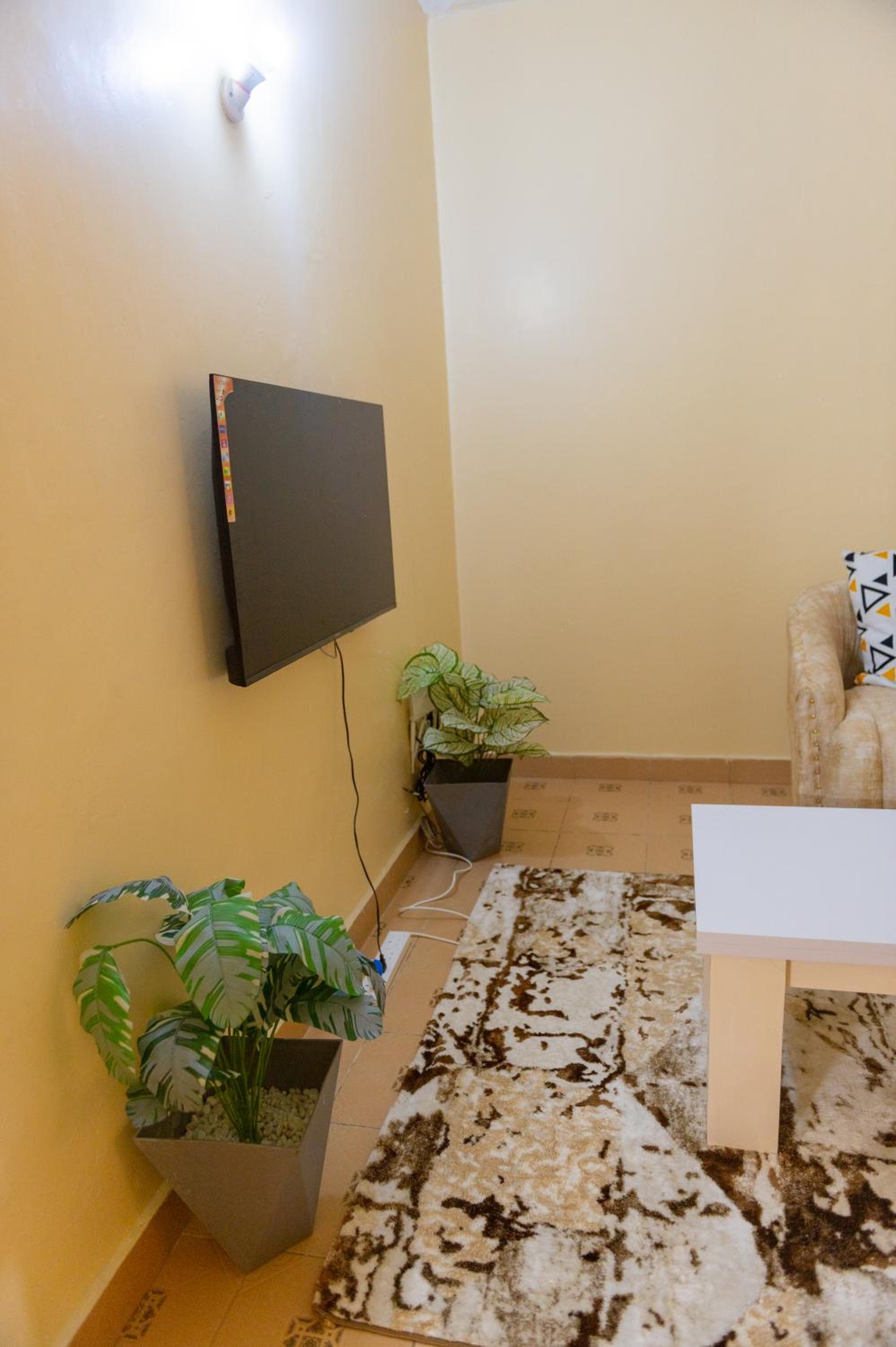 Clarine Cozy Holiday Home view 4
