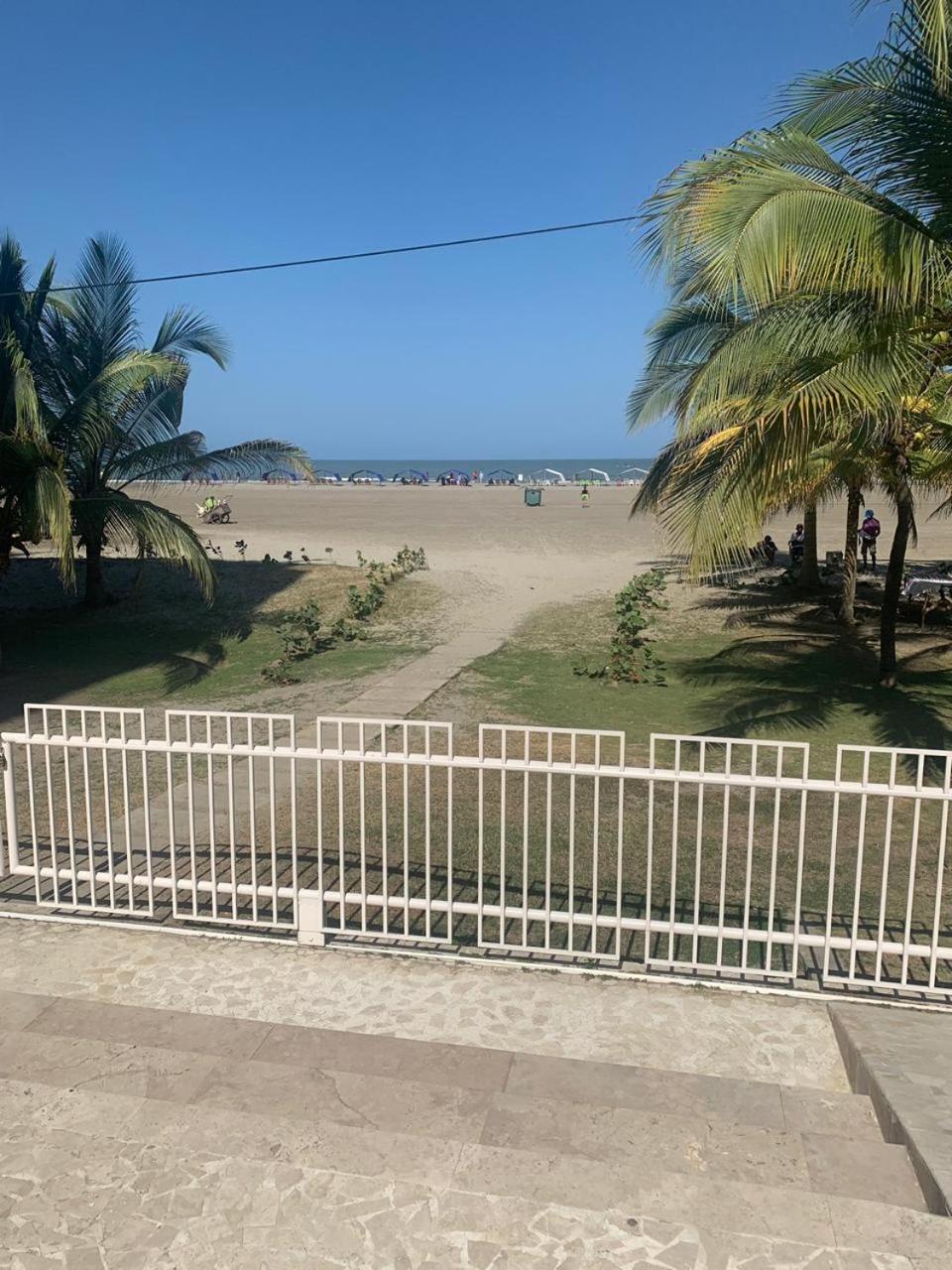 Apartamento con terraza Frente al Mar