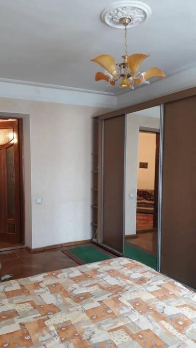 2 Bedroom in the heart of Chisinau view 5