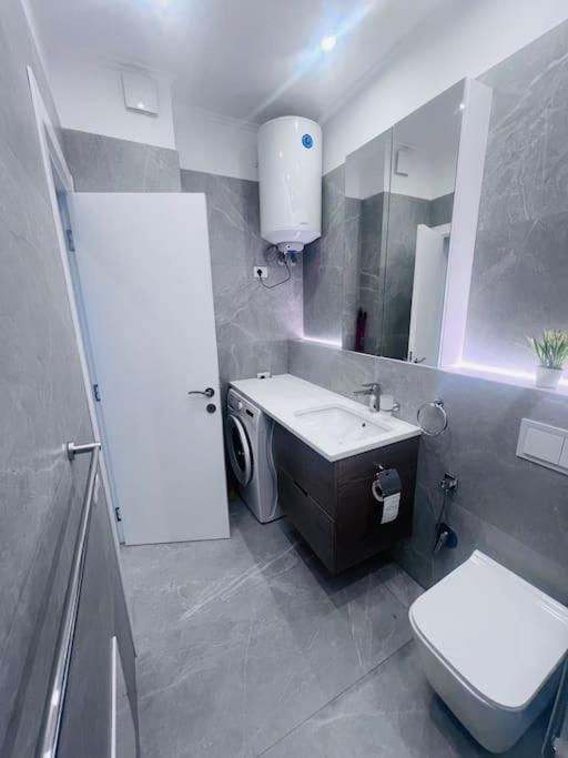 Deluxe Flat with garden_Tirana