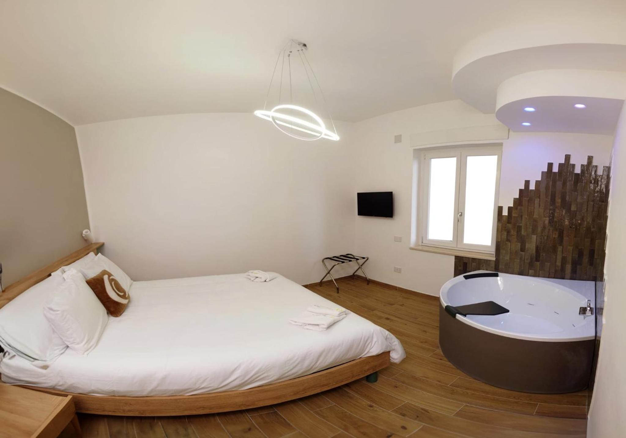 Three Moons Boutique House/Calypso view 5
