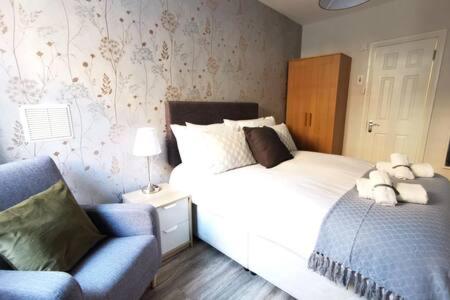 Cosy 1bed apartment with nice patio and fast WIFI F1