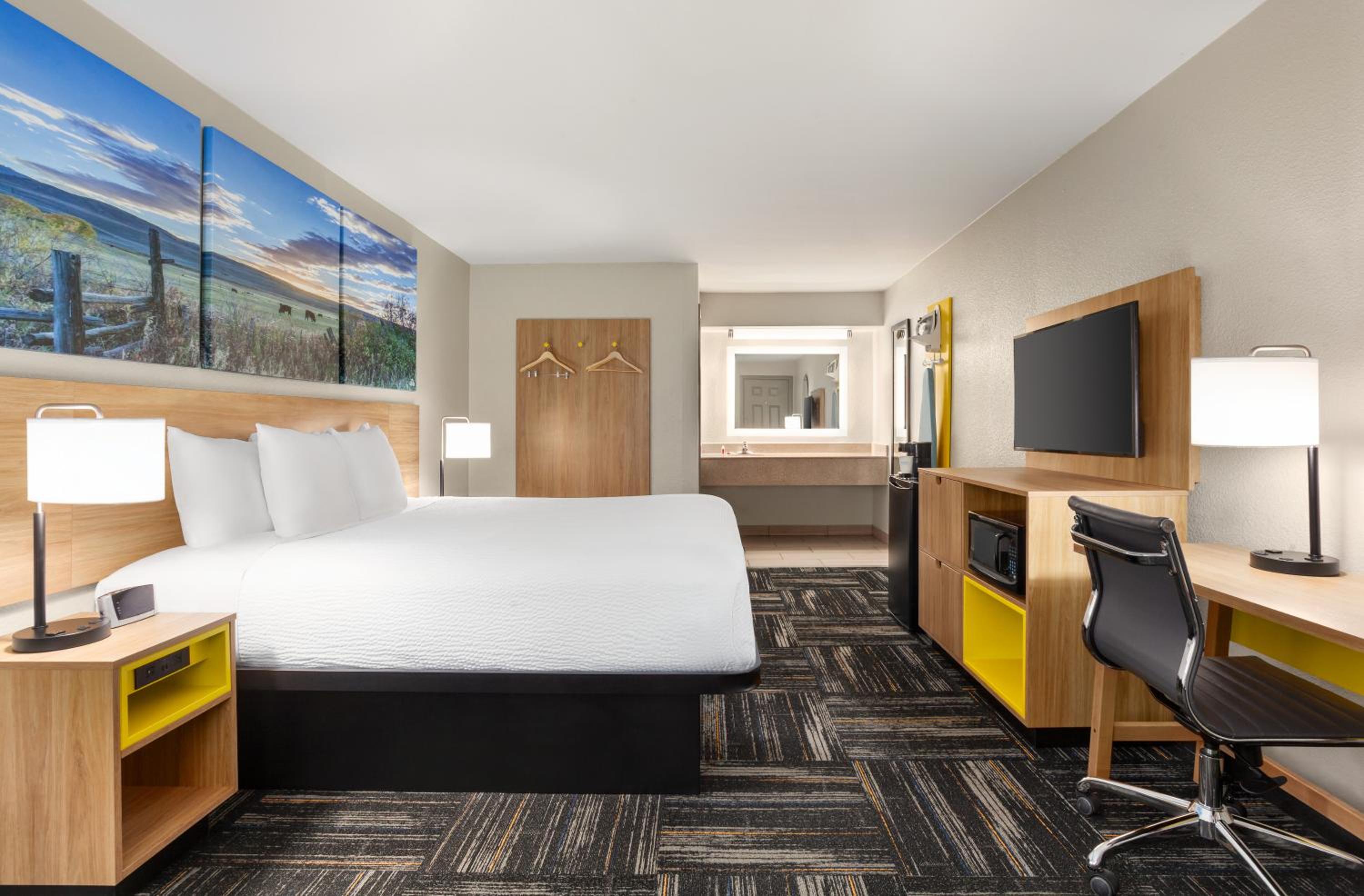 Days Inn by Wyndham Paris view 4
