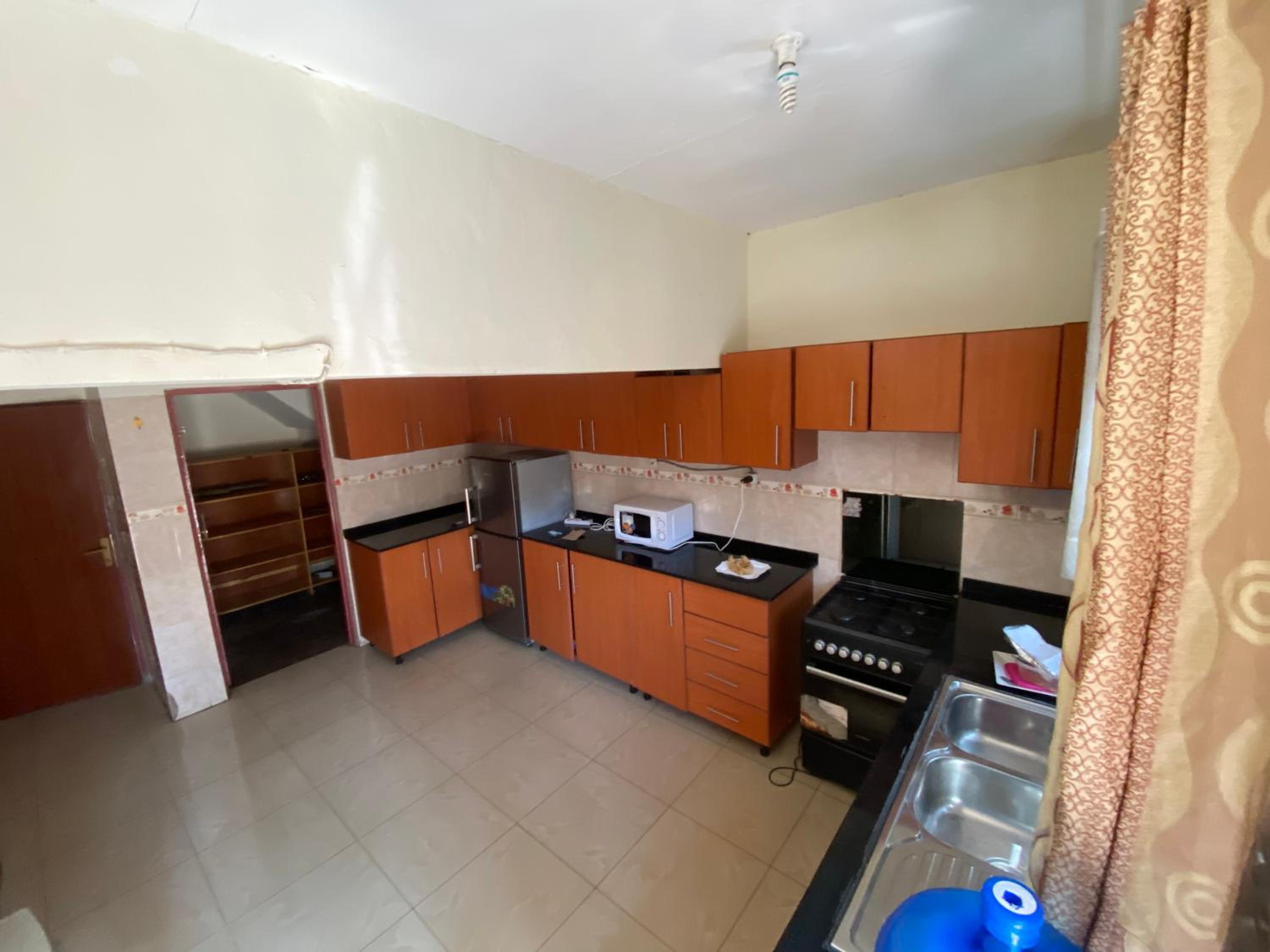 Spacious private and comfy room in Kimihurura view 4