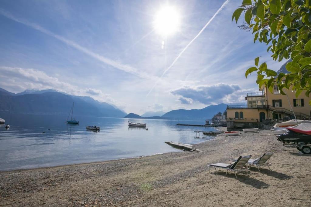 Mansarda in centro Menaggio con spiaggia privata e possibilità garage