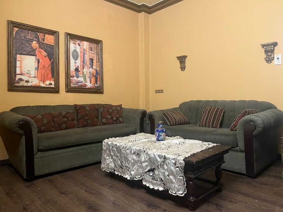 2 Bedroom Cozy Apt Walk to Nile