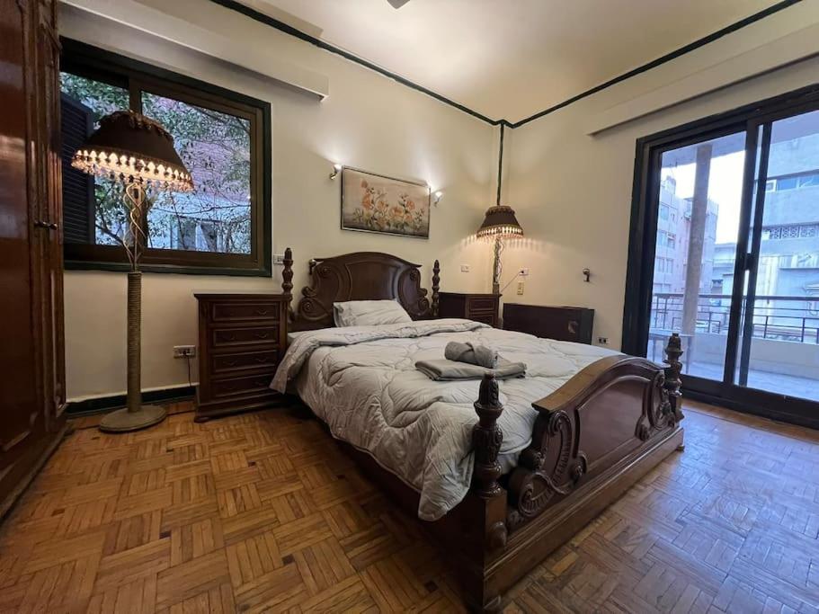 2 Bedroom Cozy Apt Walk to Nile