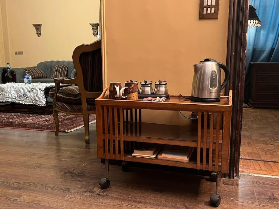 2 Bedroom Cozy Apt Walk to Nile