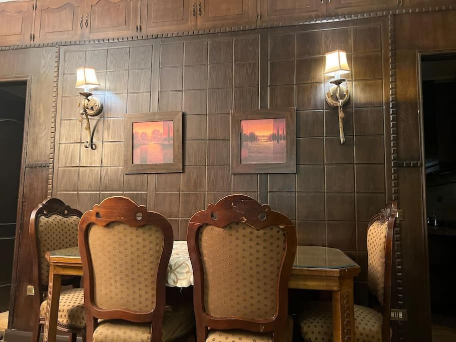 2 Bedroom Cozy Apt Walk to Nile