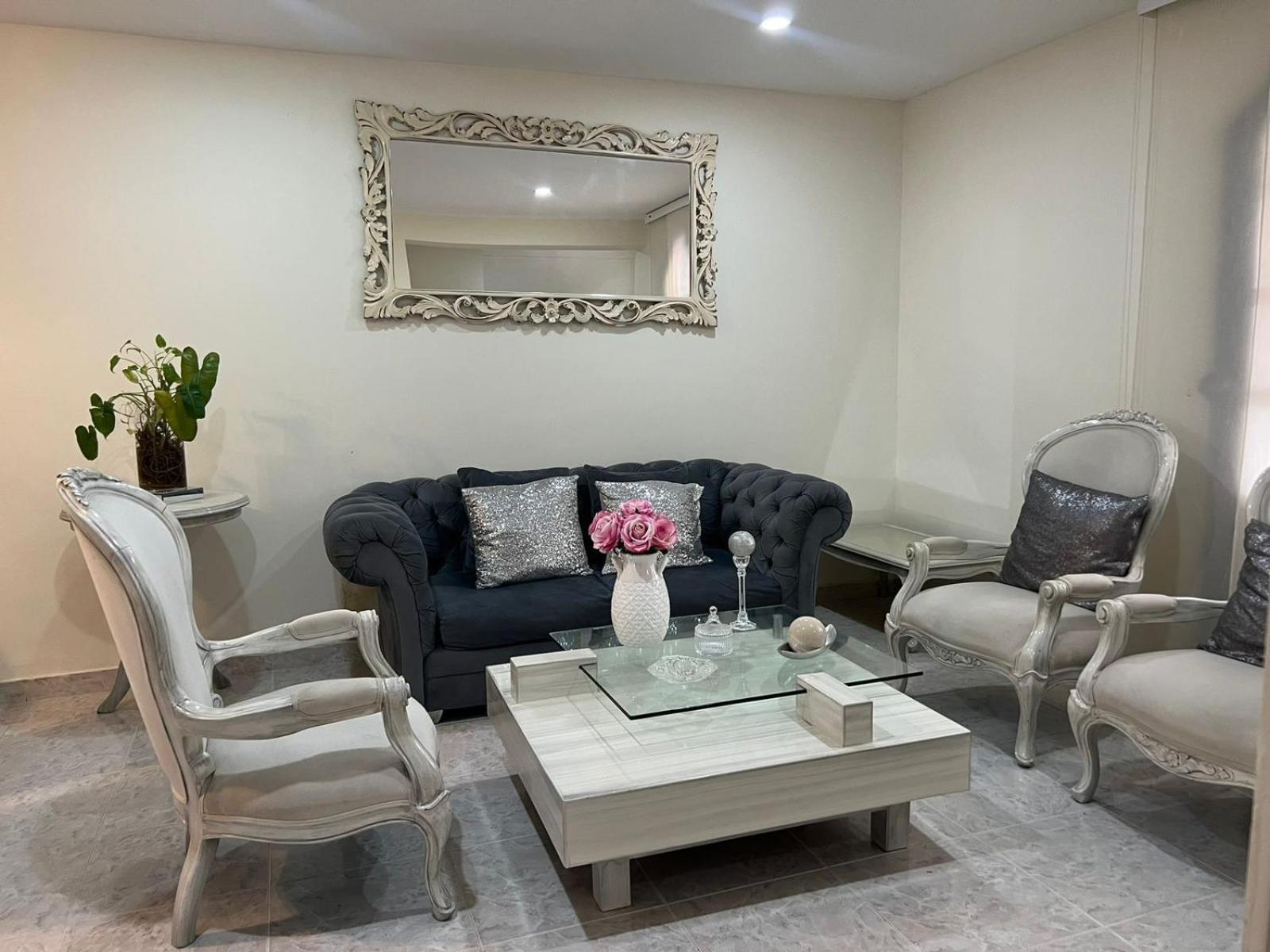 Casas grandes y lujosas disponibles