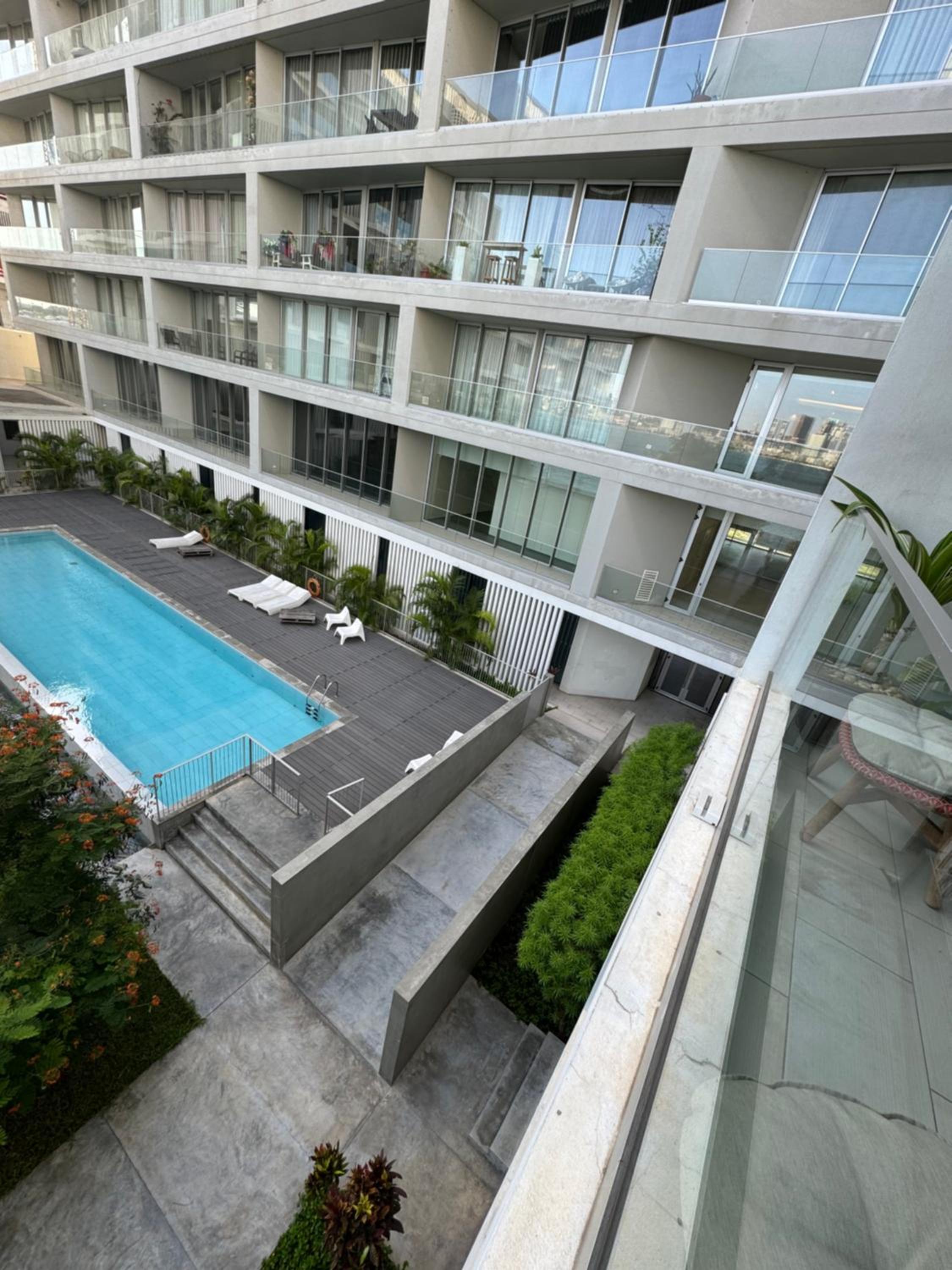 Island, Pool & Sea Apartment