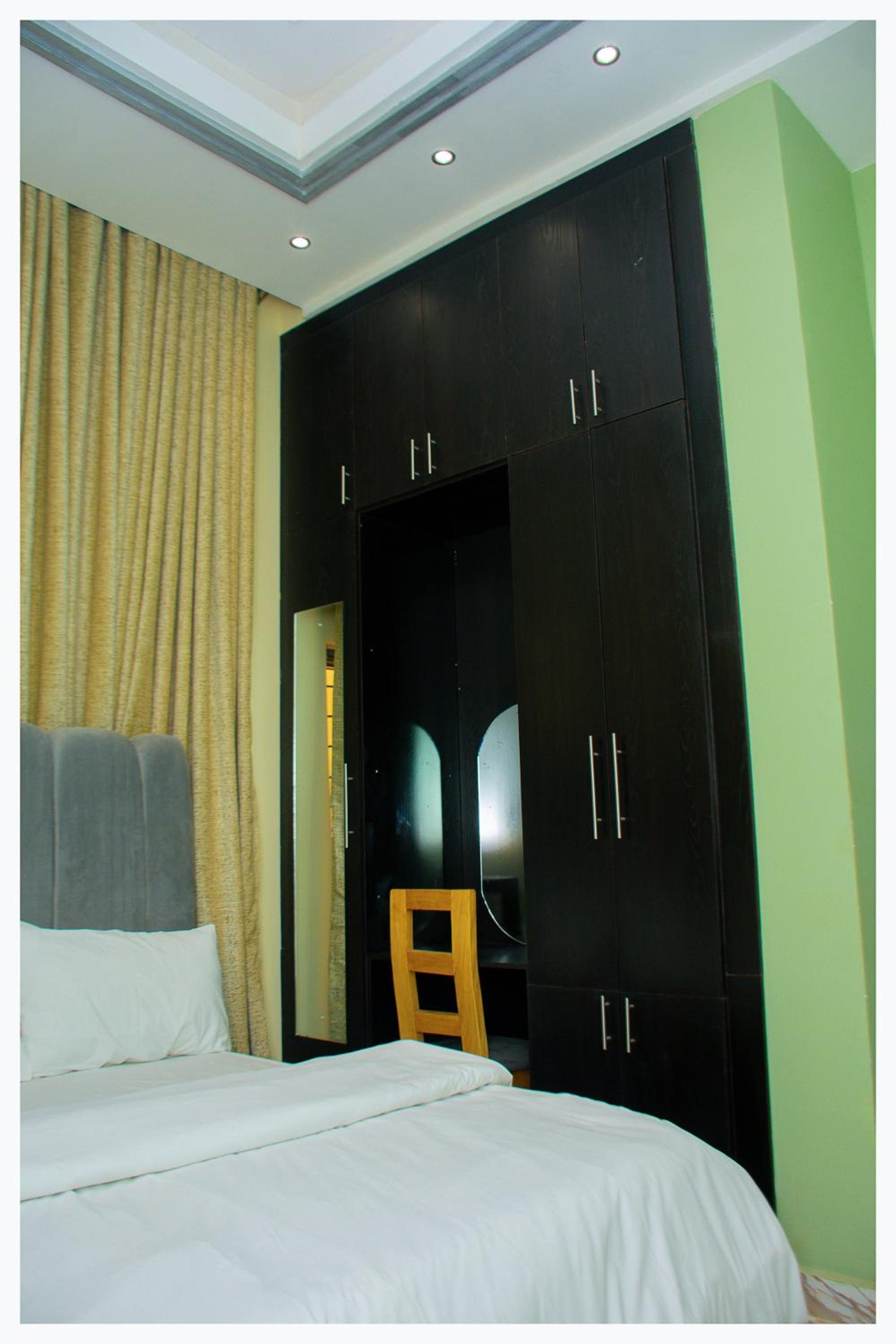 Photo 12