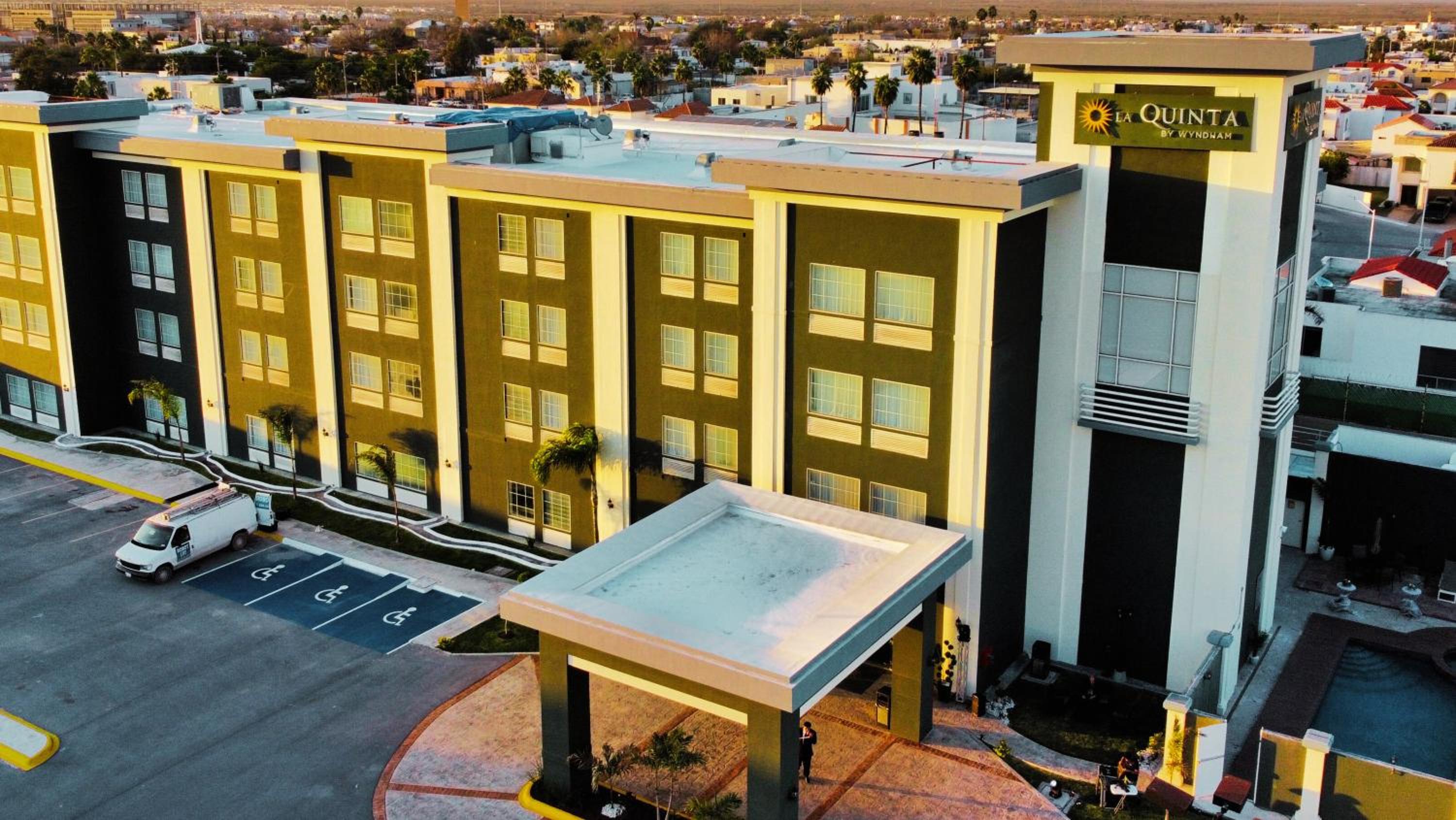 Reynosa Vacations - La Quinta by Wyndham Reynosa - Property Image 2