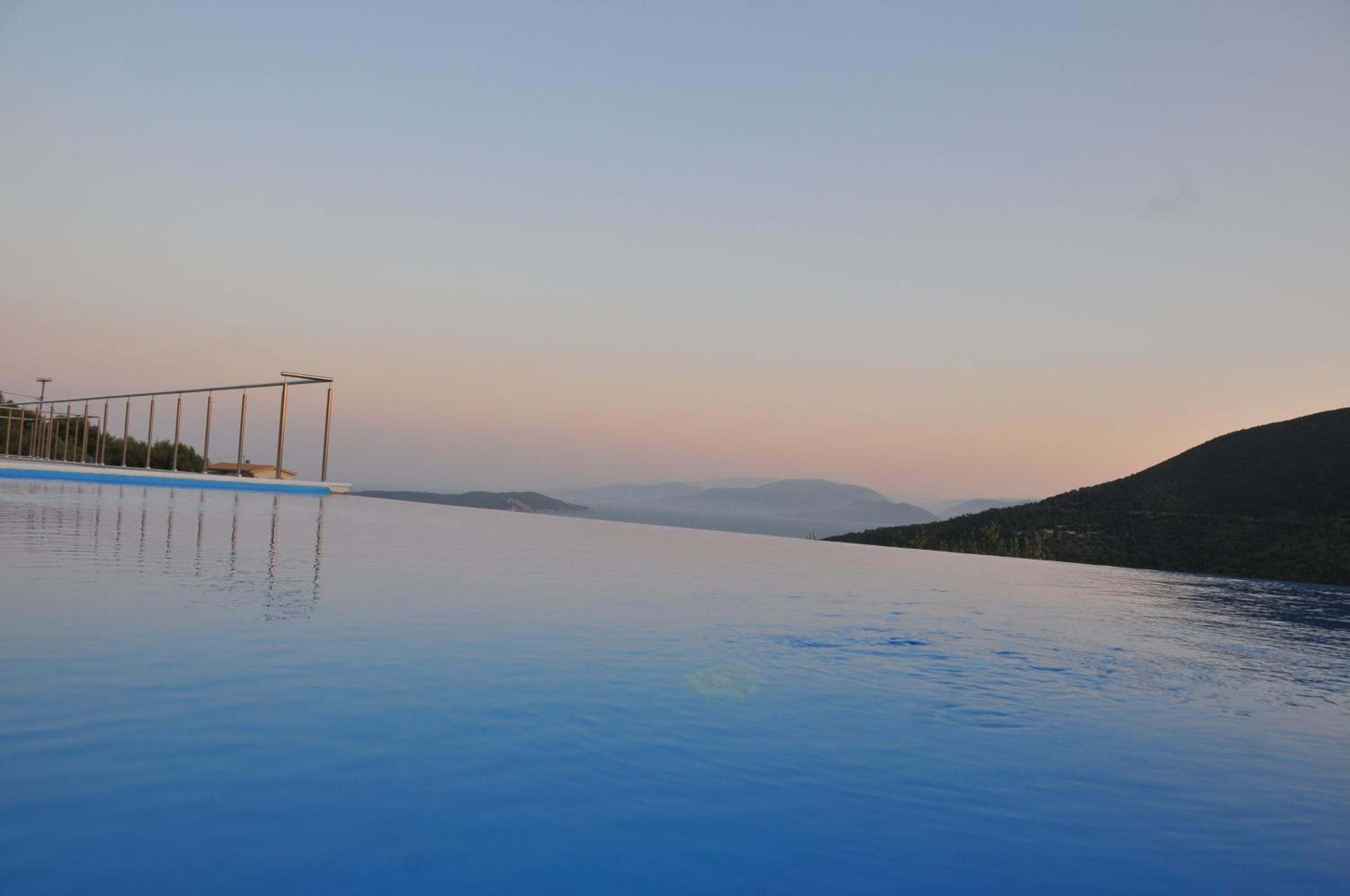 Adamas Villa