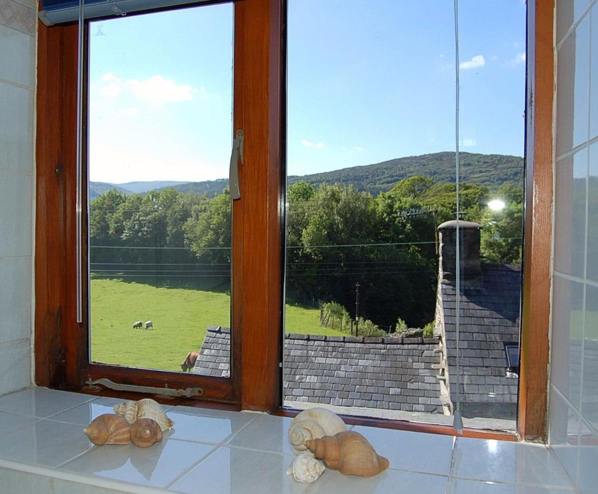 Tre-Allt Gorgeous Cottage view 5