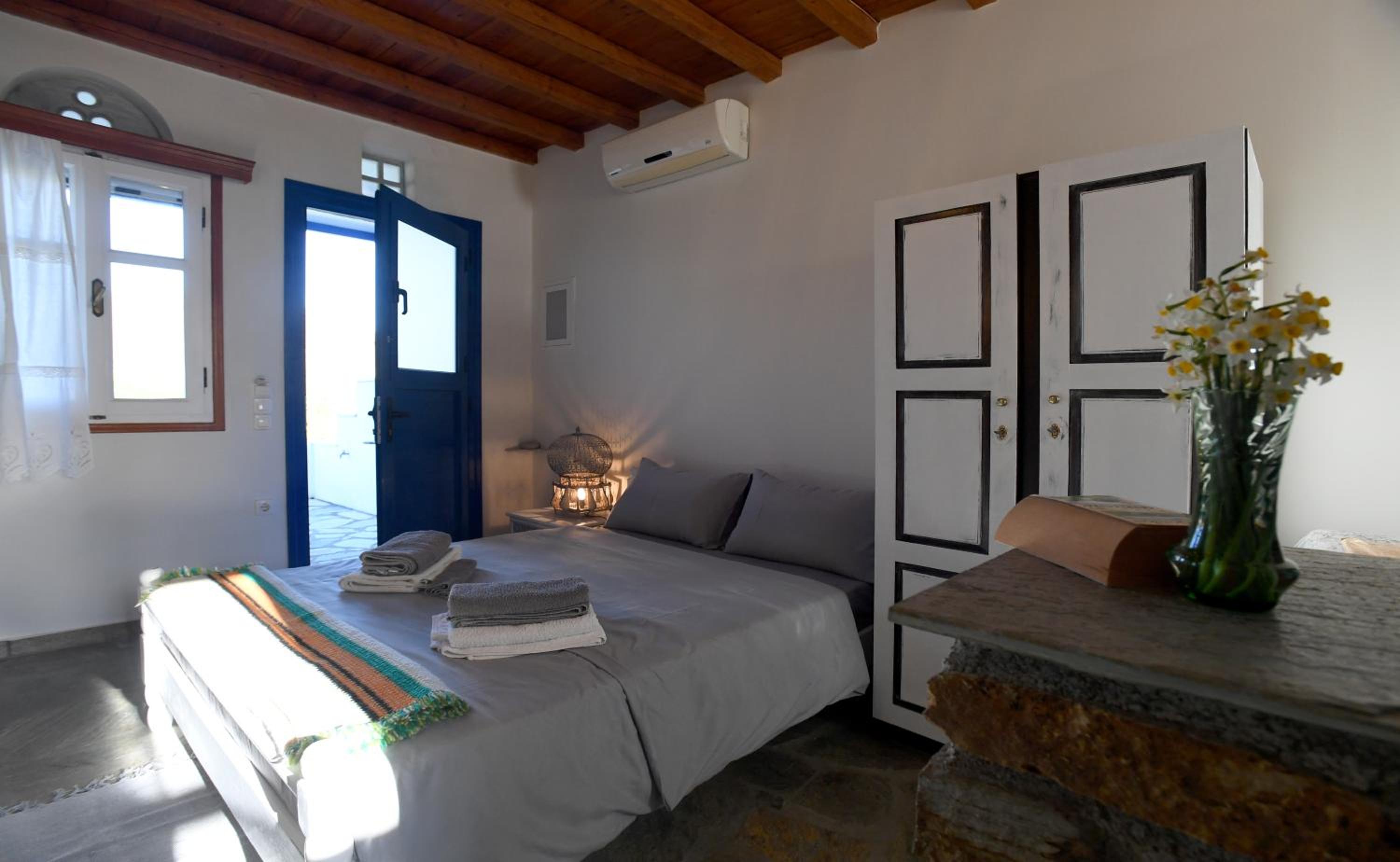 Lovely Apartment For 4 Ppl In Tinos view 4