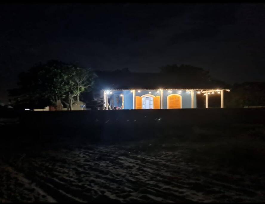 Casa pé na areia frente ao mar. Praia da Juréia.