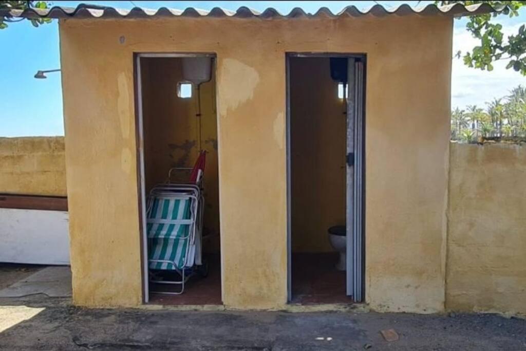 Casa pé na areia frente ao mar. Praia da Juréia.