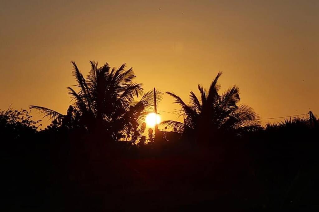 Casa pé na areia frente ao mar. Praia da Juréia.