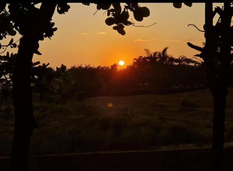 Casa pé na areia frente ao mar. Praia da Juréia.