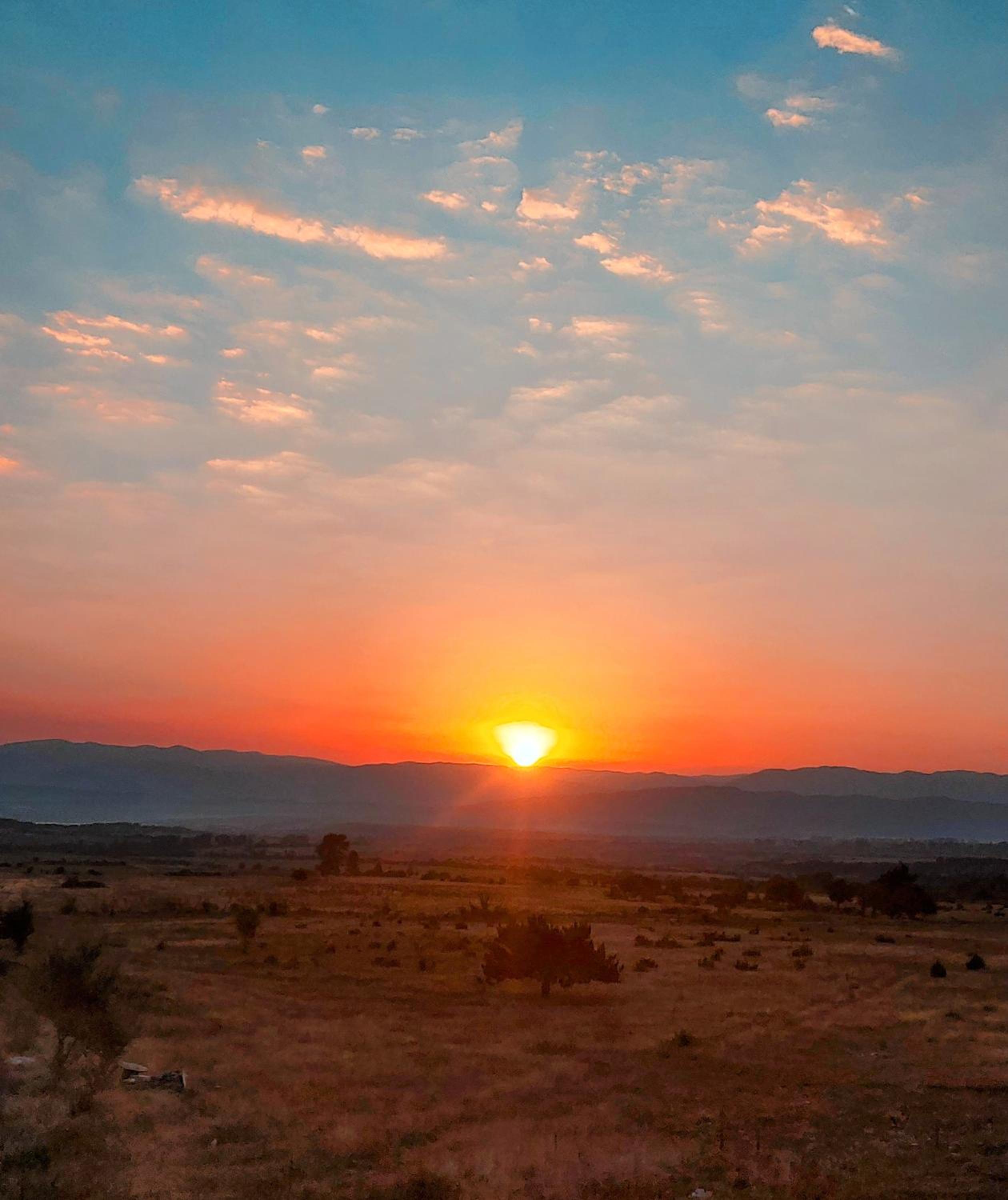 Sunrise View with Free SPA and Bottle of Wine in Cornelia Deluxe Residence, free Parking