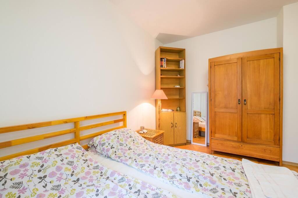 Cozy 1BD Flat in Central Sofia - Walk to Monuments by Flat Mаnager