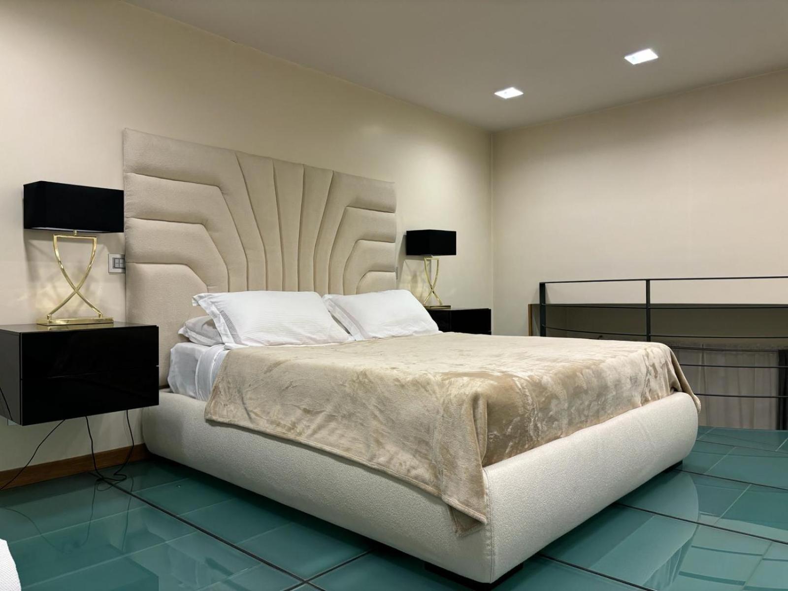 Modern Suite/Loft