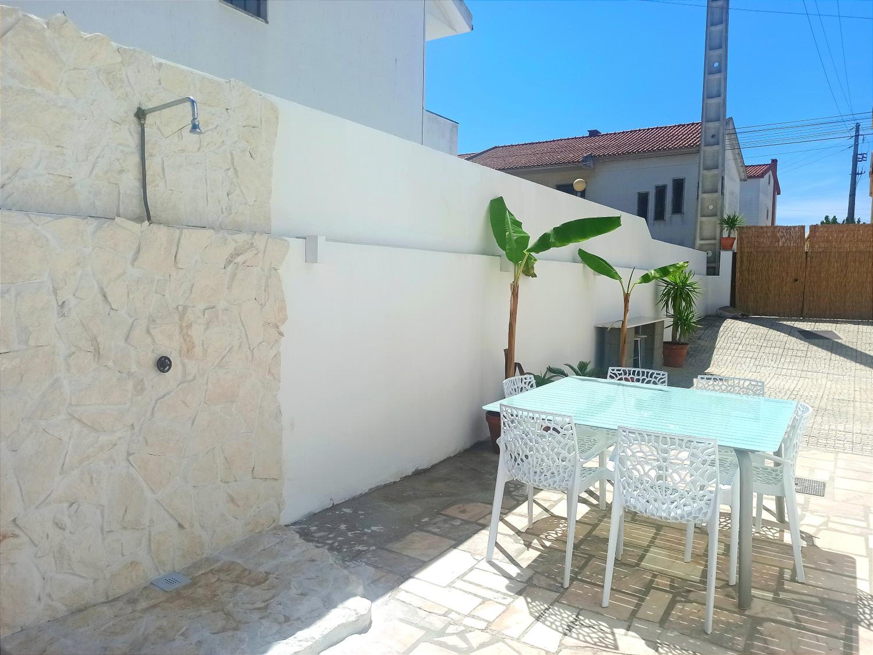 Hotel SUPERTUBOS HOUSE Peniche - Image 1