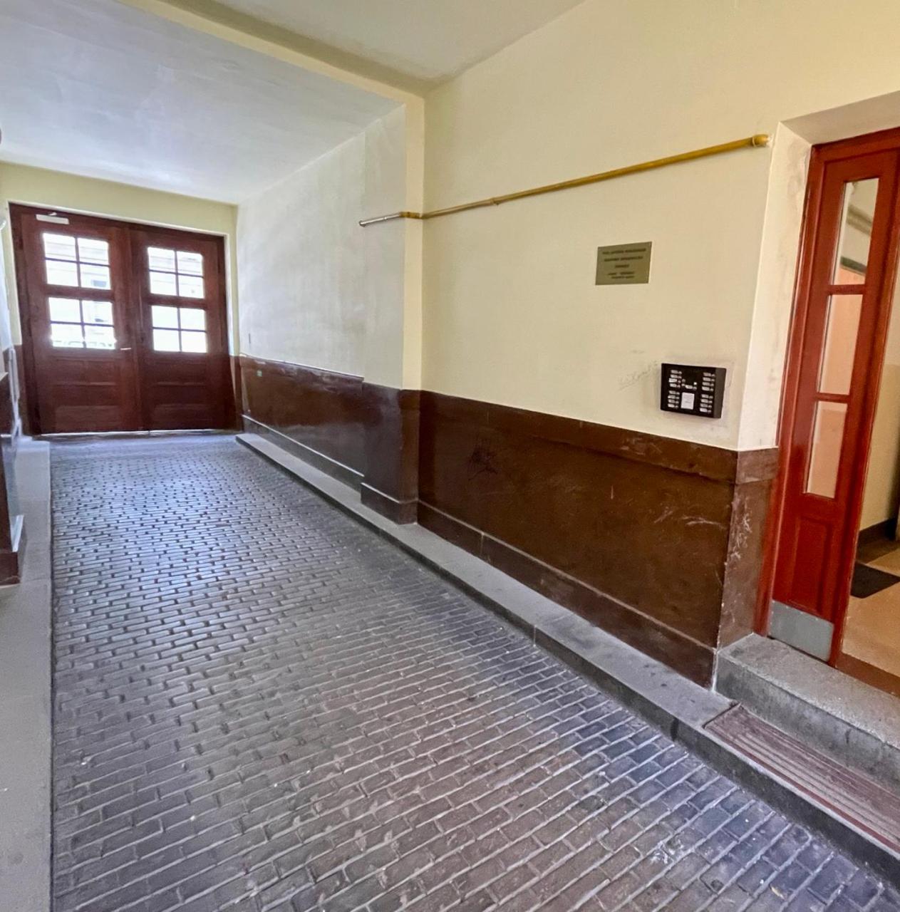 Urban Retreat I Modern Boho Apartments in Lovely Letná District - 10 minutes from Old Town