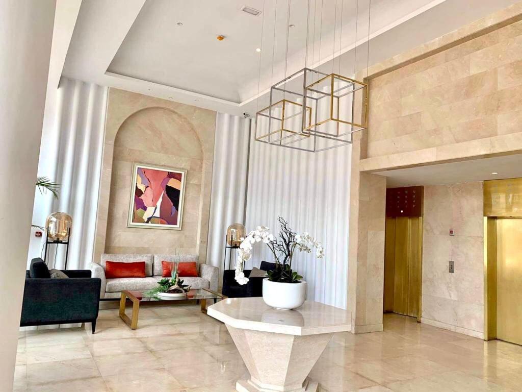 Anfa Finance City CFC! Magnifique Apt Tours Végétales, grande terrasse, piscine, parking view 2