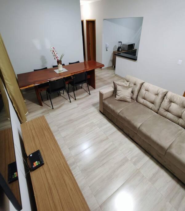 Casa luxuosa em região central (Próximo ao Aeroporto)