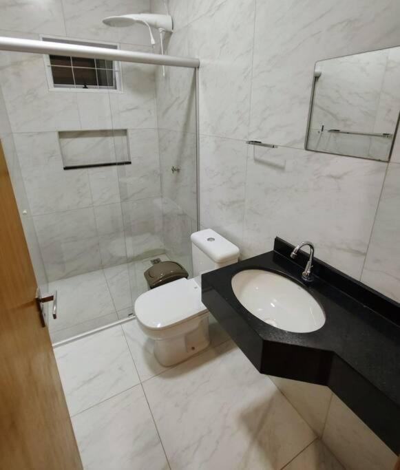 Casa luxuosa em região central (Próximo ao Aeroporto)