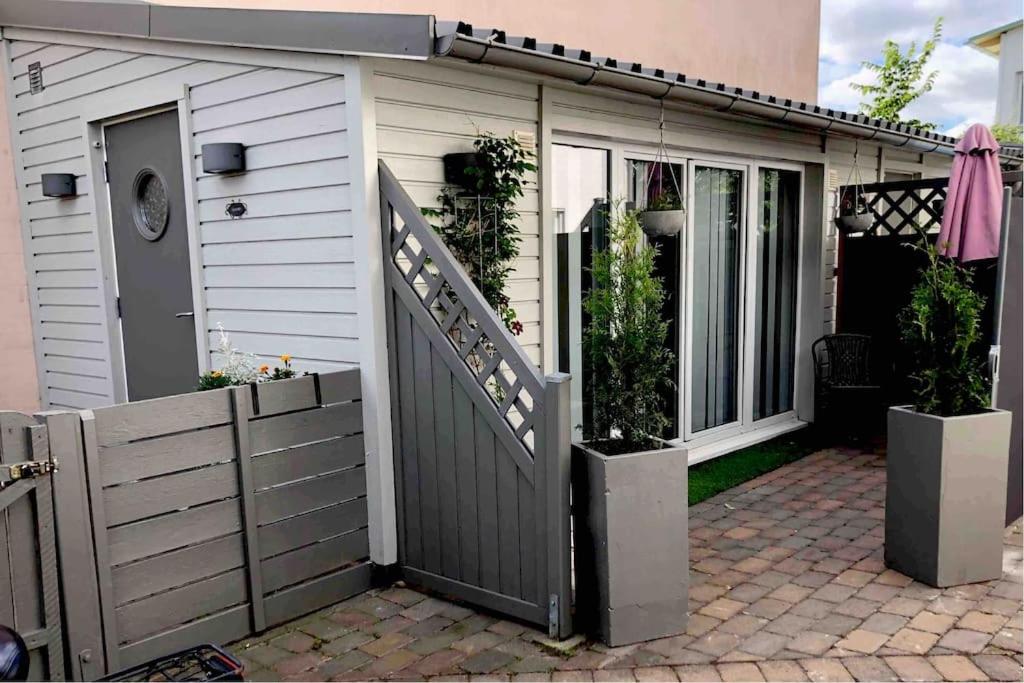 Garden house with parking in central Malmö view 4