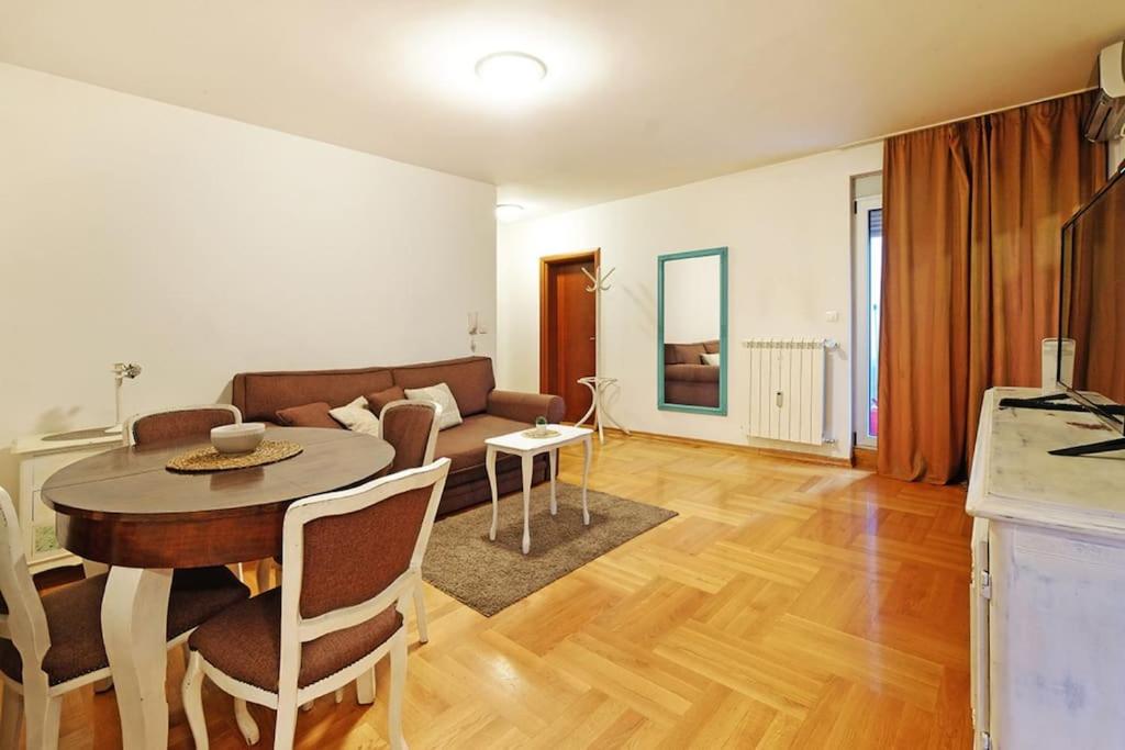 Apartment SEIF 2 view 3