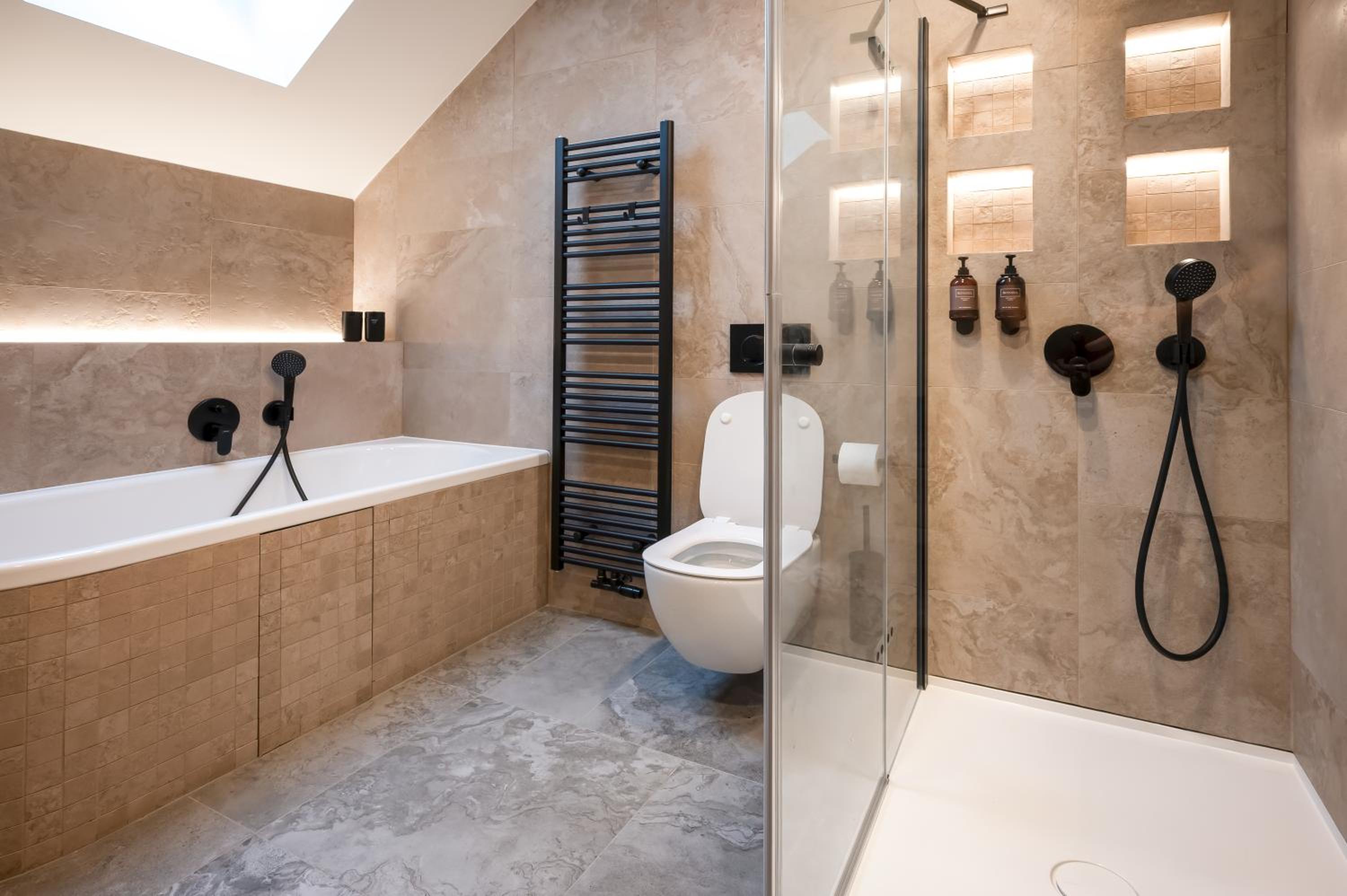 Residence Smržovka - Luxury House with Swimming Pool, Jacuzzi, Garden and BBQ