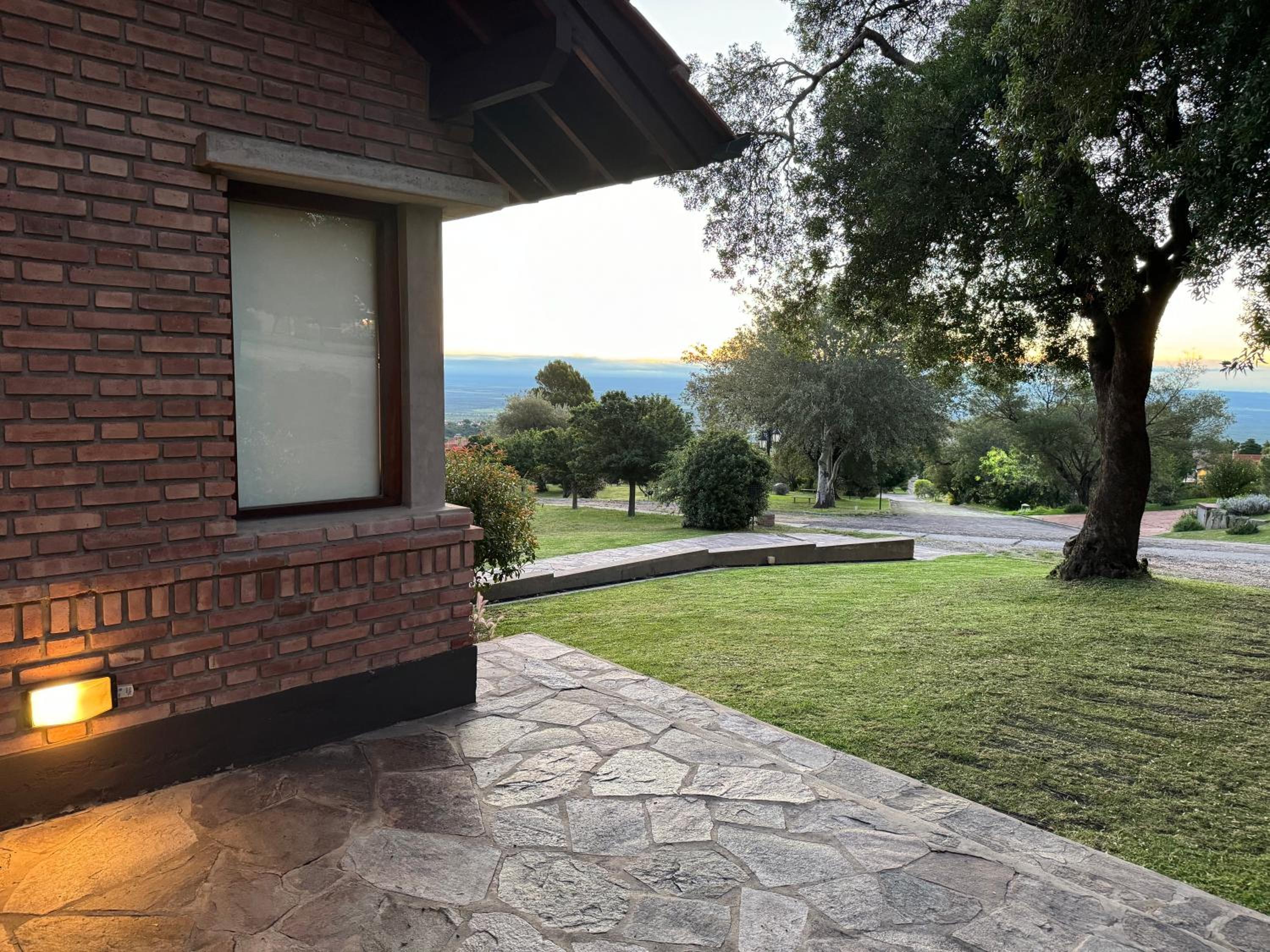 Lirios del Campo - Chumamaya Merlo SL