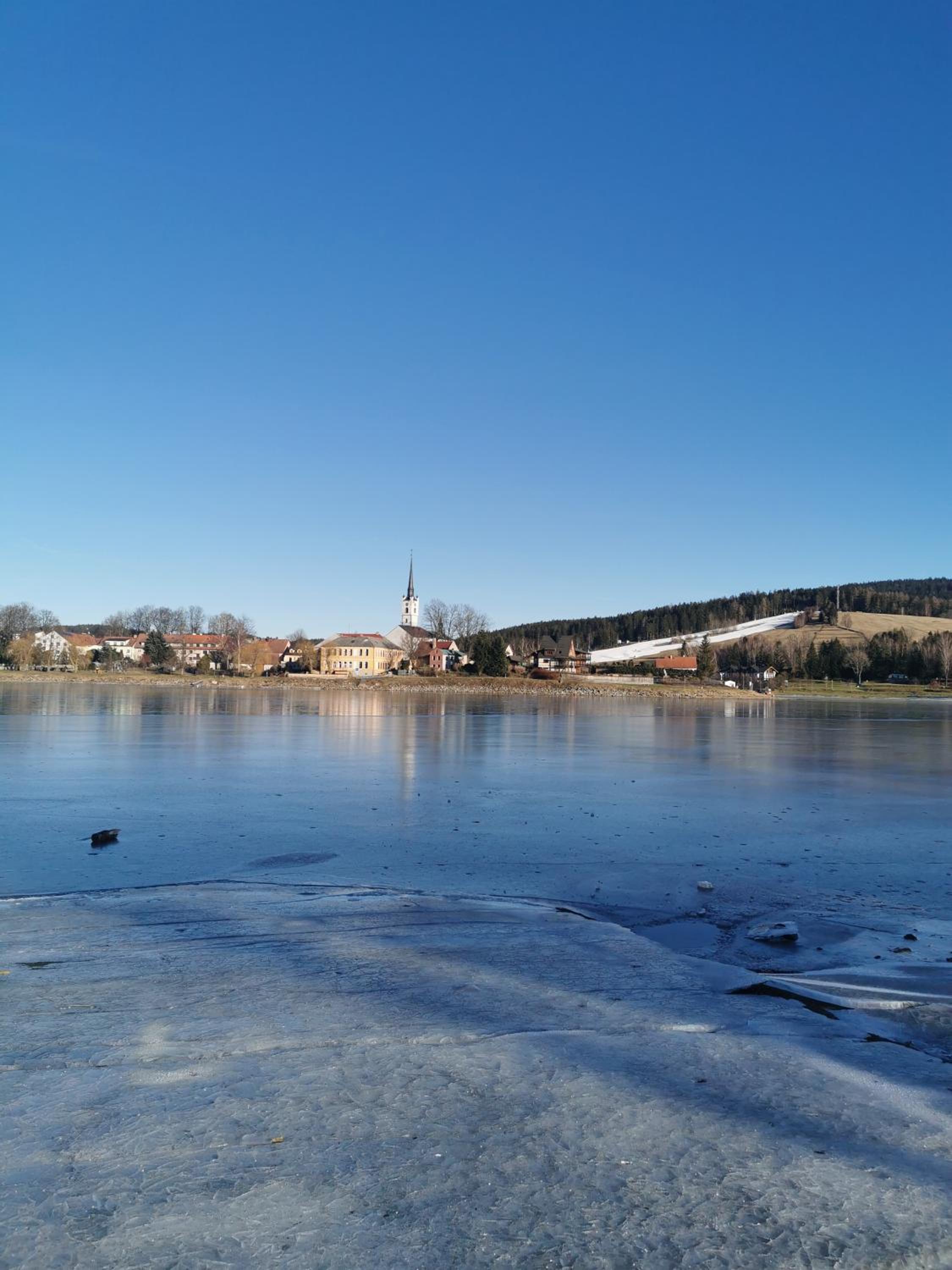 Apartmán s terasou a výhledem na jezero Lipno