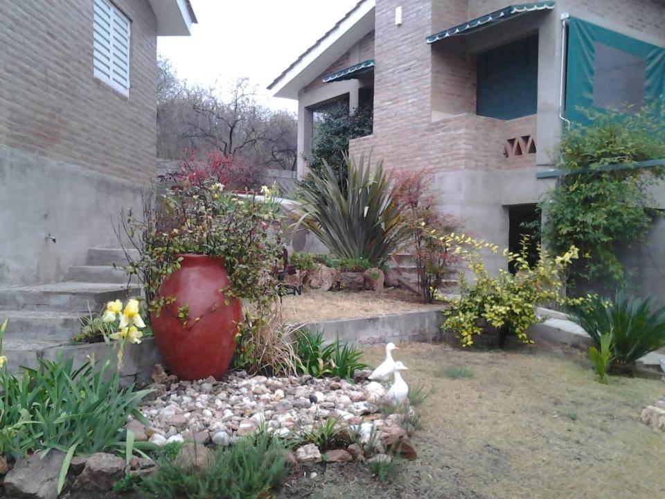 Maria Victoria Casas de campo