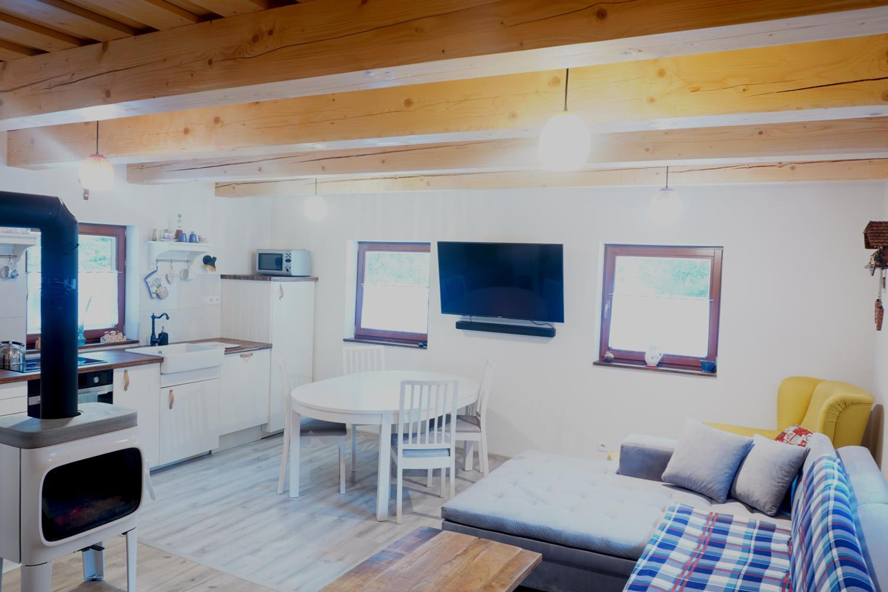 Jariabka Chalet - sun terace, fireplace, grill, space to play, green embrace of the forest in the Low Tatras