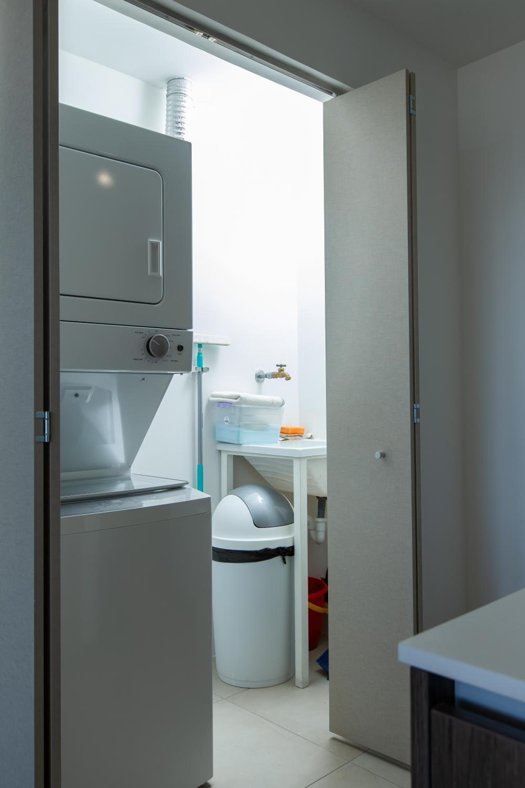 Modern Work & Stay Apt