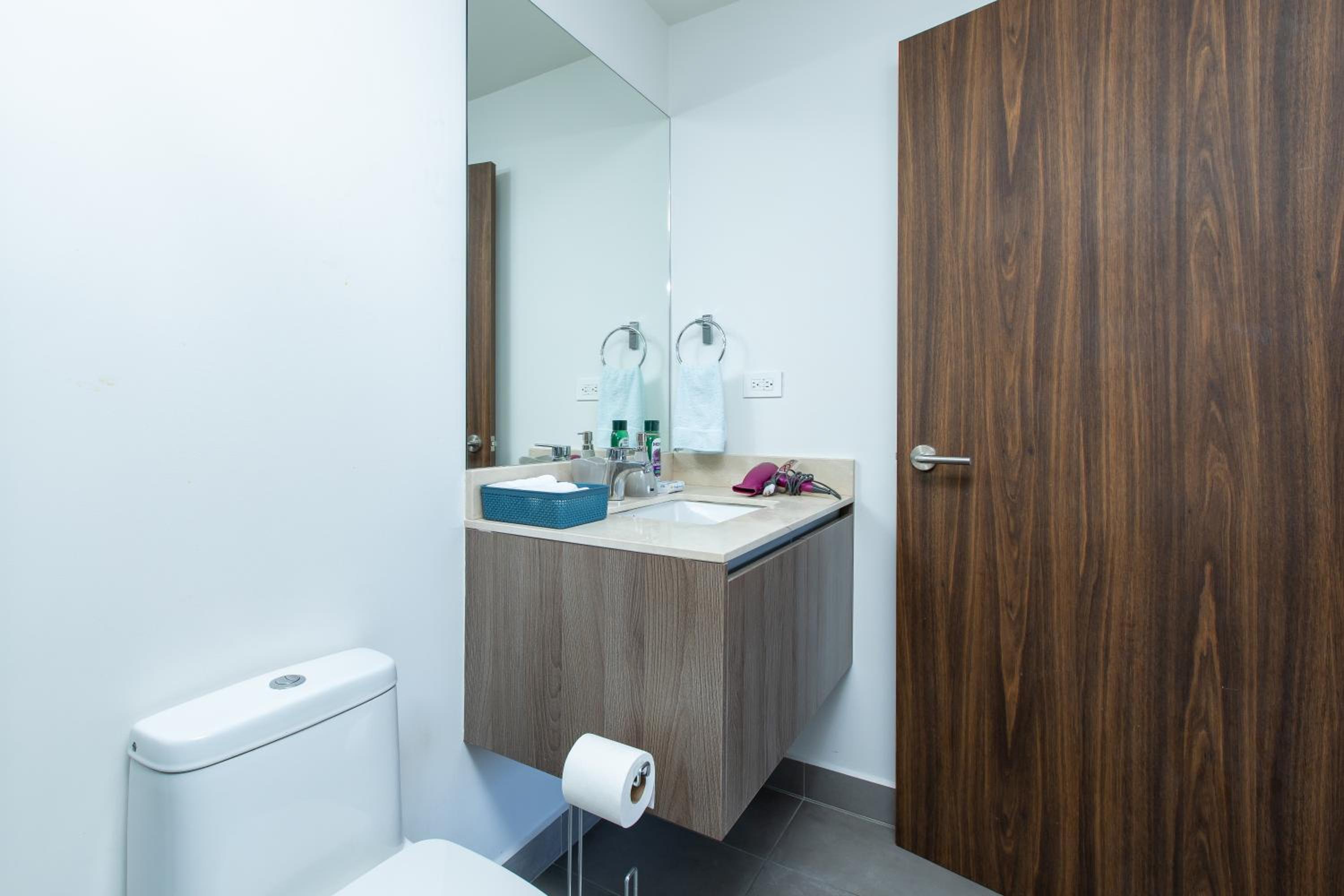 Modern Work & Stay Apt