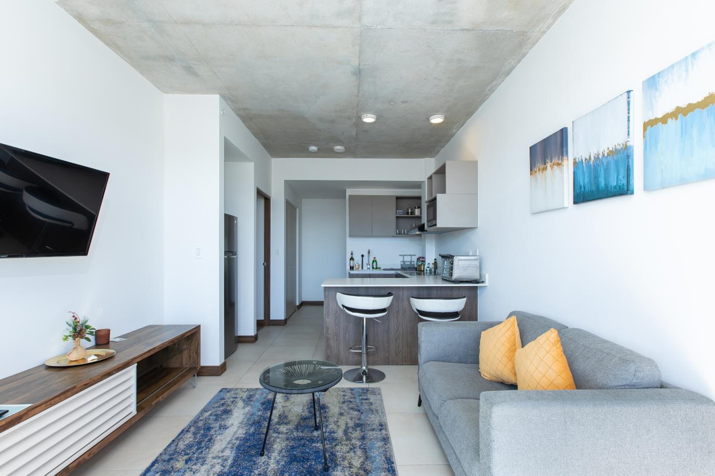 Modern Work & Stay Apt