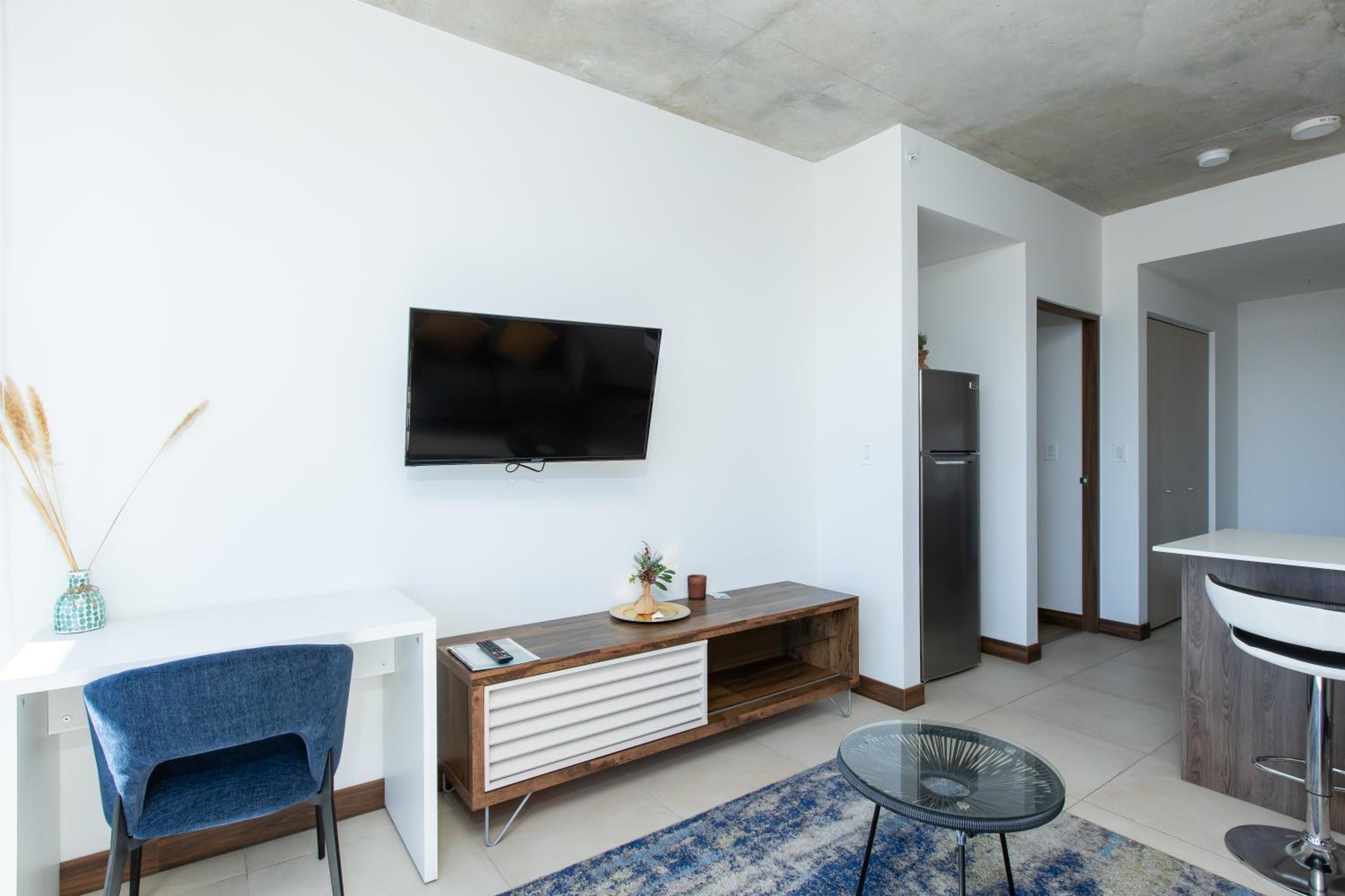 Modern Work & Stay Apt