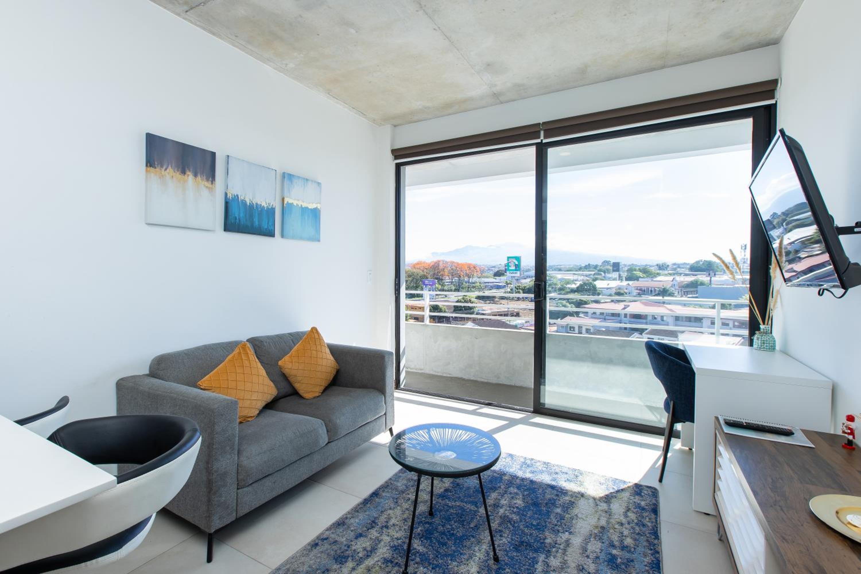 Modern Work & Stay Apt